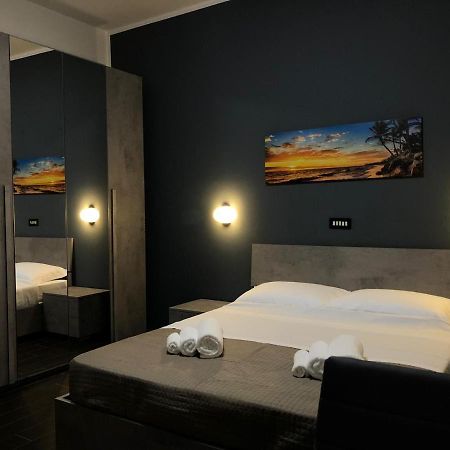 Hotel Neyra Beach Rimini Eksteriør billede